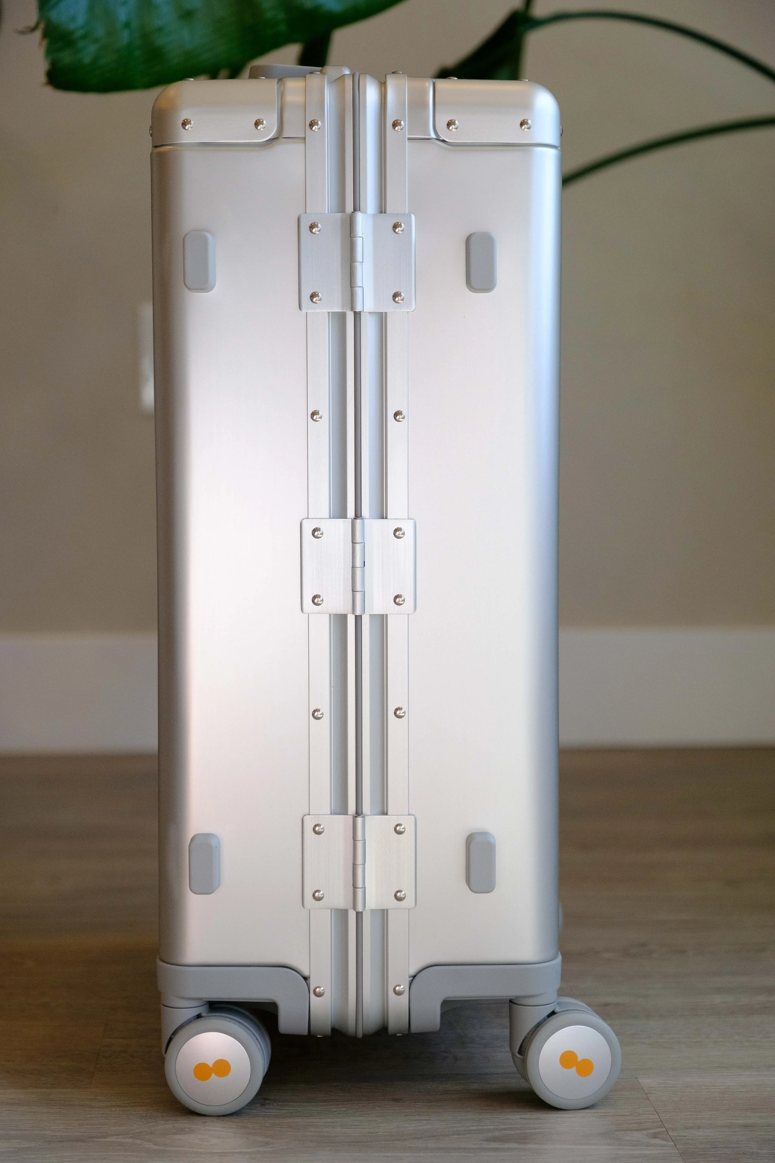 Level8 Luggage Review: Aluminum Gibraltar Suitcase — Signed Sojourner